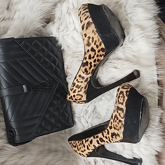 YVES Saint Laurant Leopard Tribute Two Pony High Heel Pumps Sz 38.5 - Picture 3 of 16